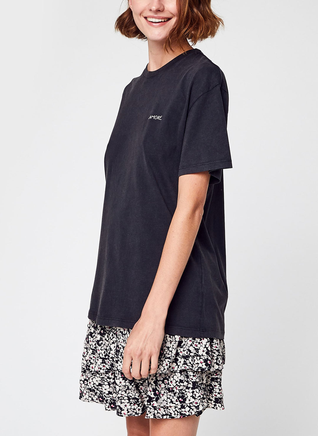Popincourt Amore Carbon Washed T-shit made from natural cotton