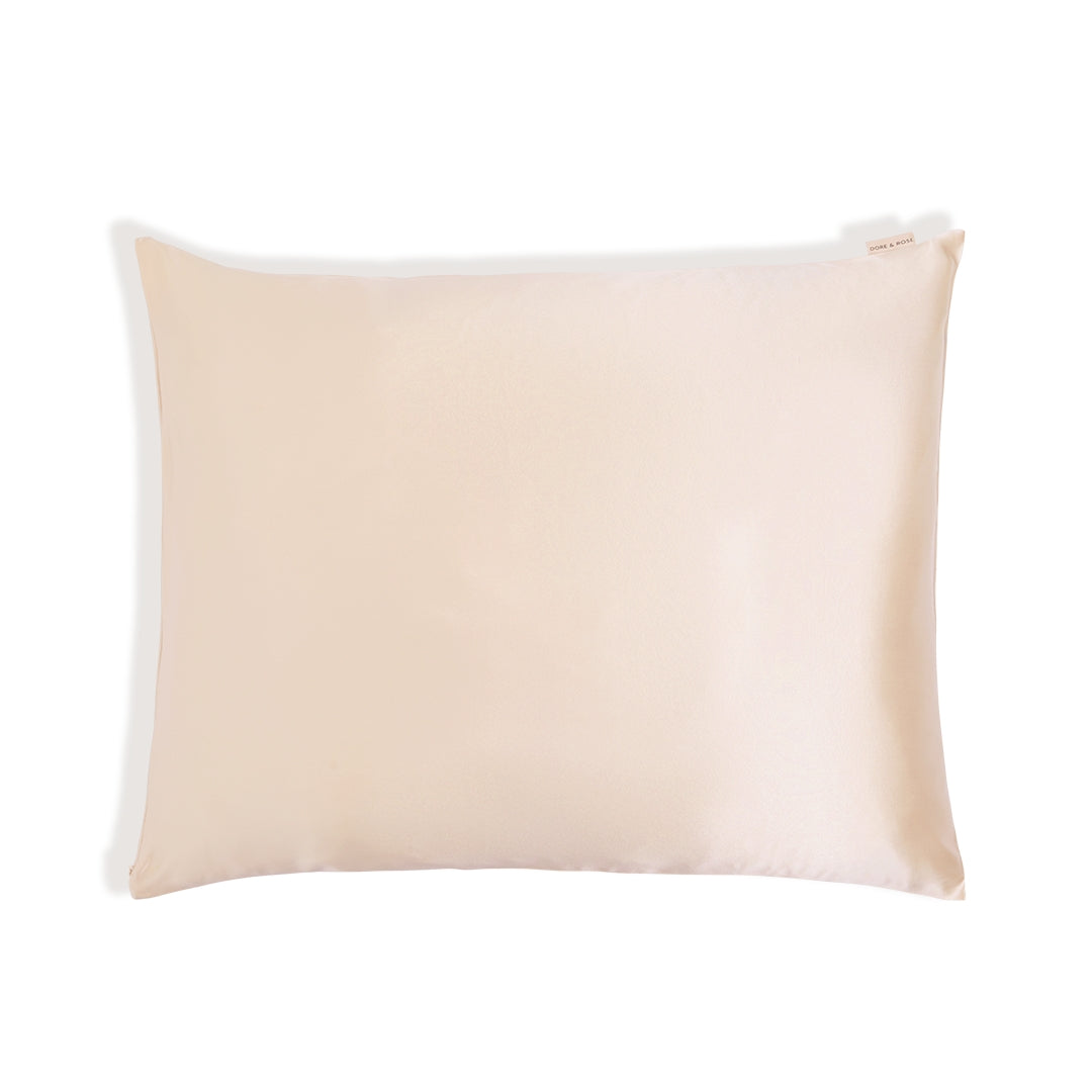 Deep Sleep Mask from natural Silk in the colour champagne colour