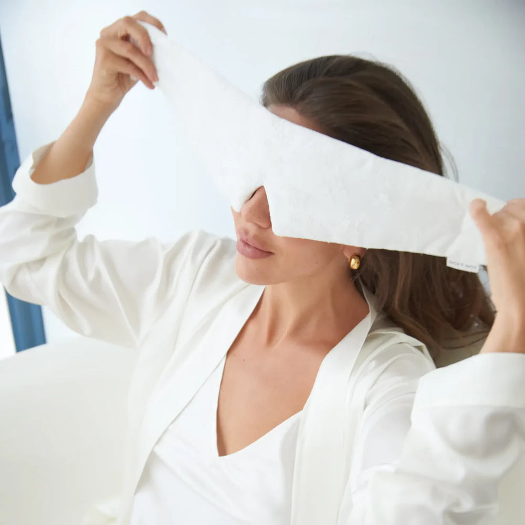 Deep Sleep Mask from natural Silk - white