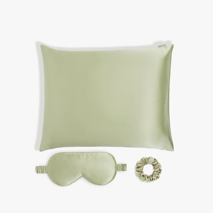 Deep Sleep Mask from natural Silk in the colour champagne colour