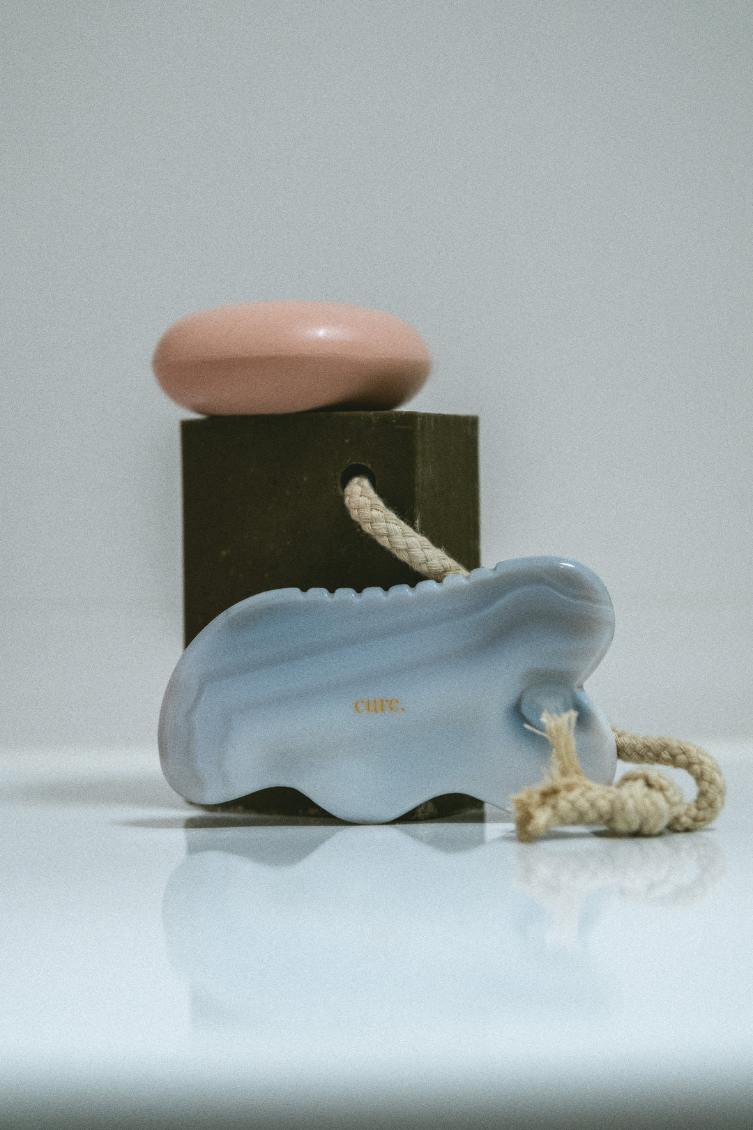 Piatră naturală Agate Cloud Gua Sha pentru masaj facial & corporal