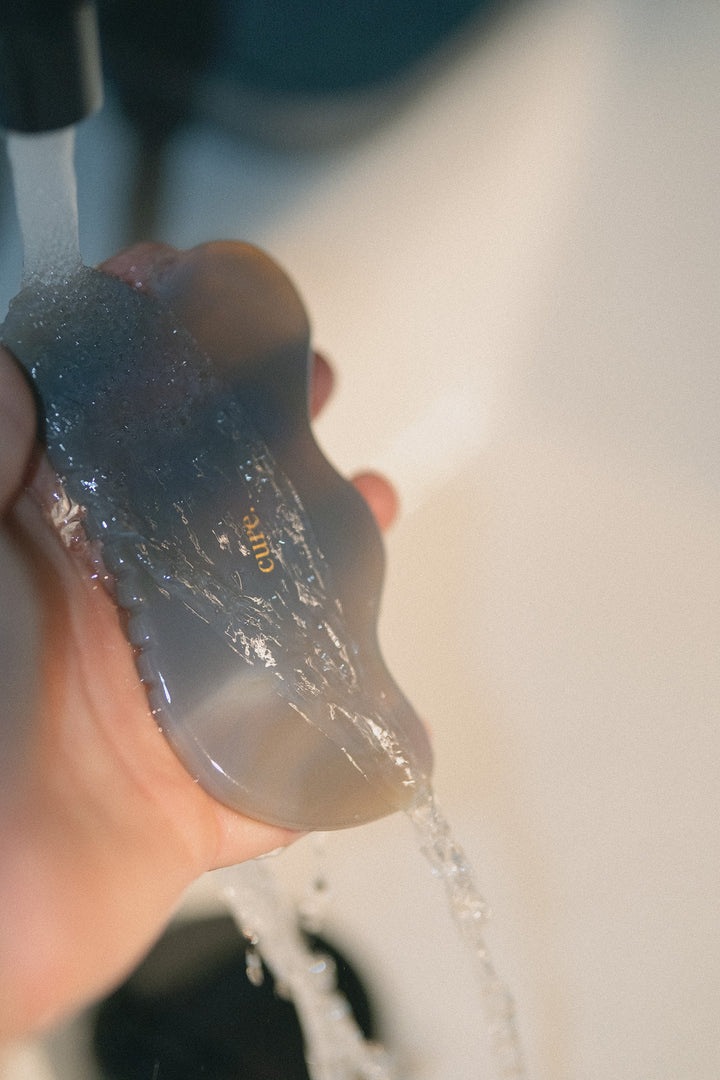 Piatră naturală Agate Cloud Gua Sha pentru masaj facial & corporal