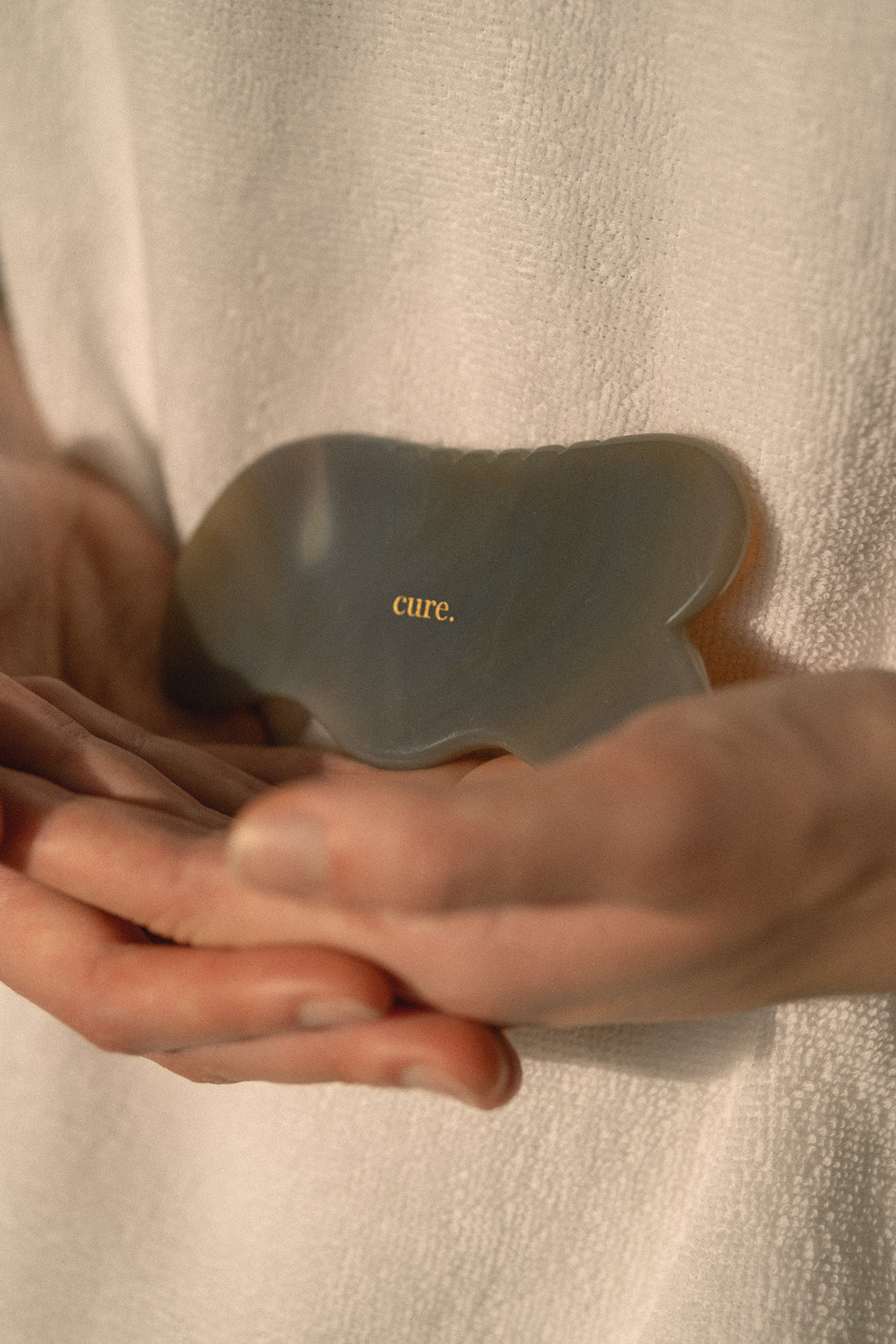 Piatră naturală Agate Cloud Gua Sha pentru masaj facial & corporal