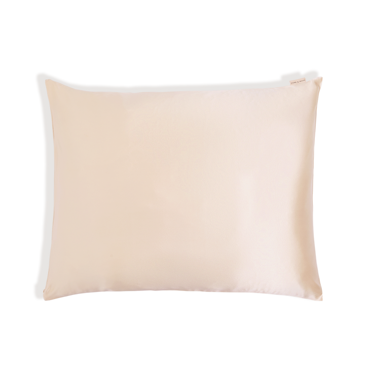 Skin Recovering Pillowcase from natural Silk in the colour champagne