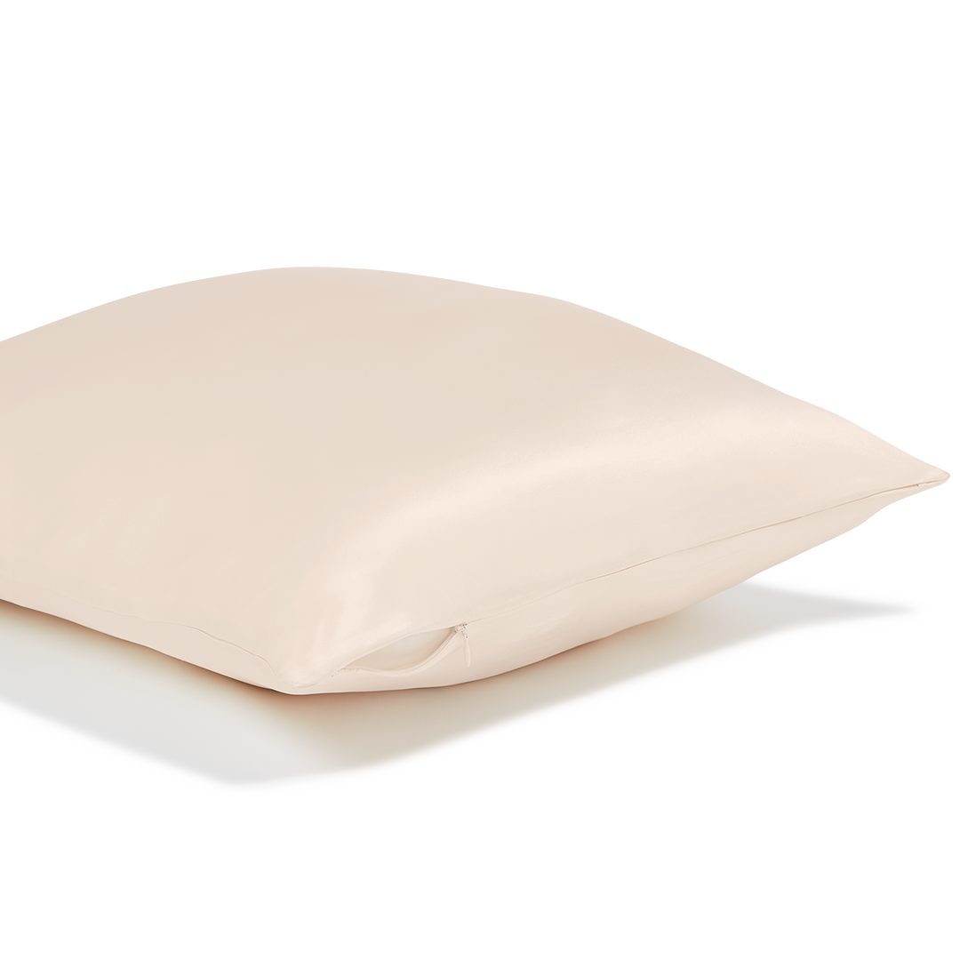 Skin Recovering Pillowcase from natural Silk in the colour champagne