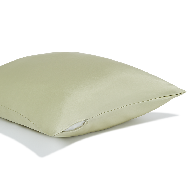 Skin Recovering Pillowcase from natural Silk in the colour olive green