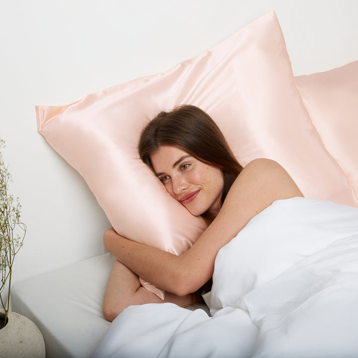 Skin Recovering Pillowcase from natural Silk in the colour light pink