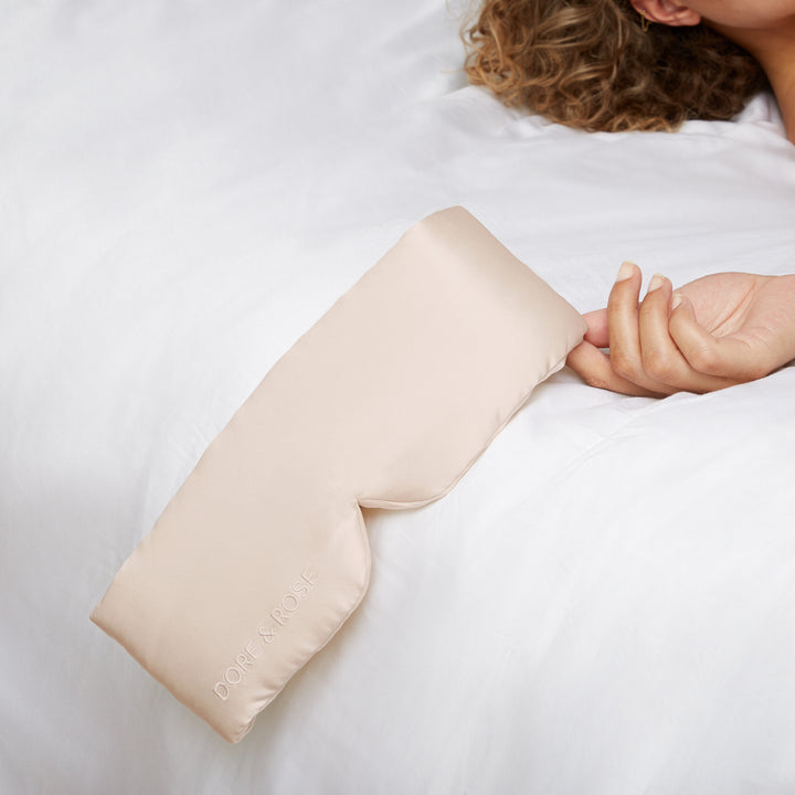 Deep Sleep Mask from natural Silk in the colour champagne colour
