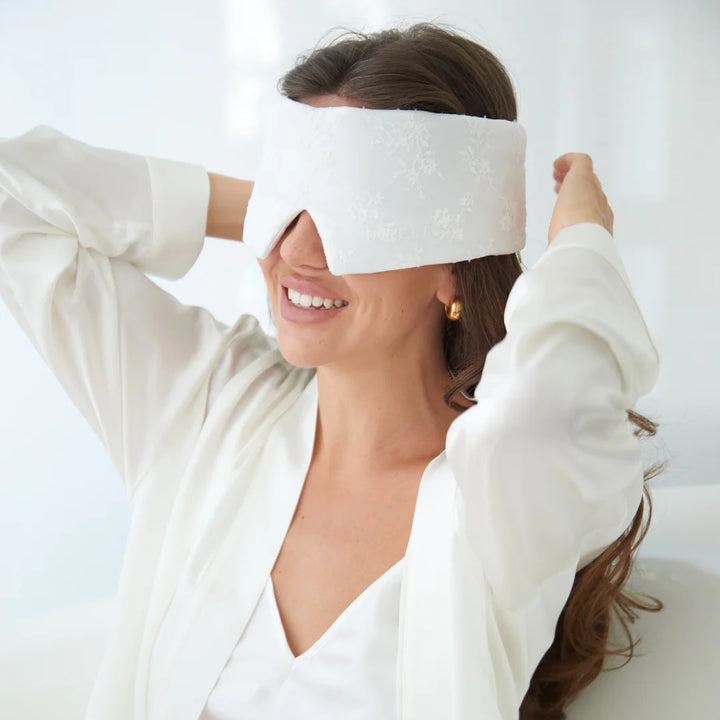 Deep Sleep Mask from natural Silk - white